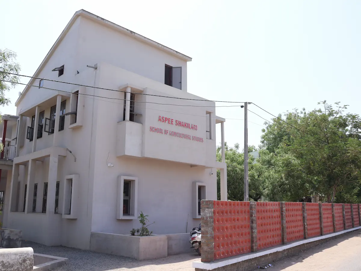 College Details: 5